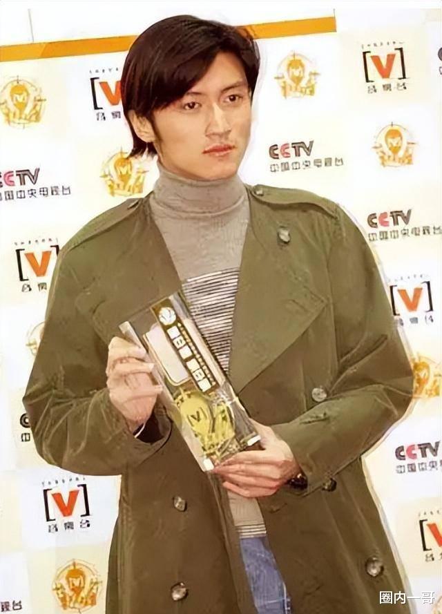 长得玉树临风，却输在“个子矮”上，这几位男星的身高太不懂事了