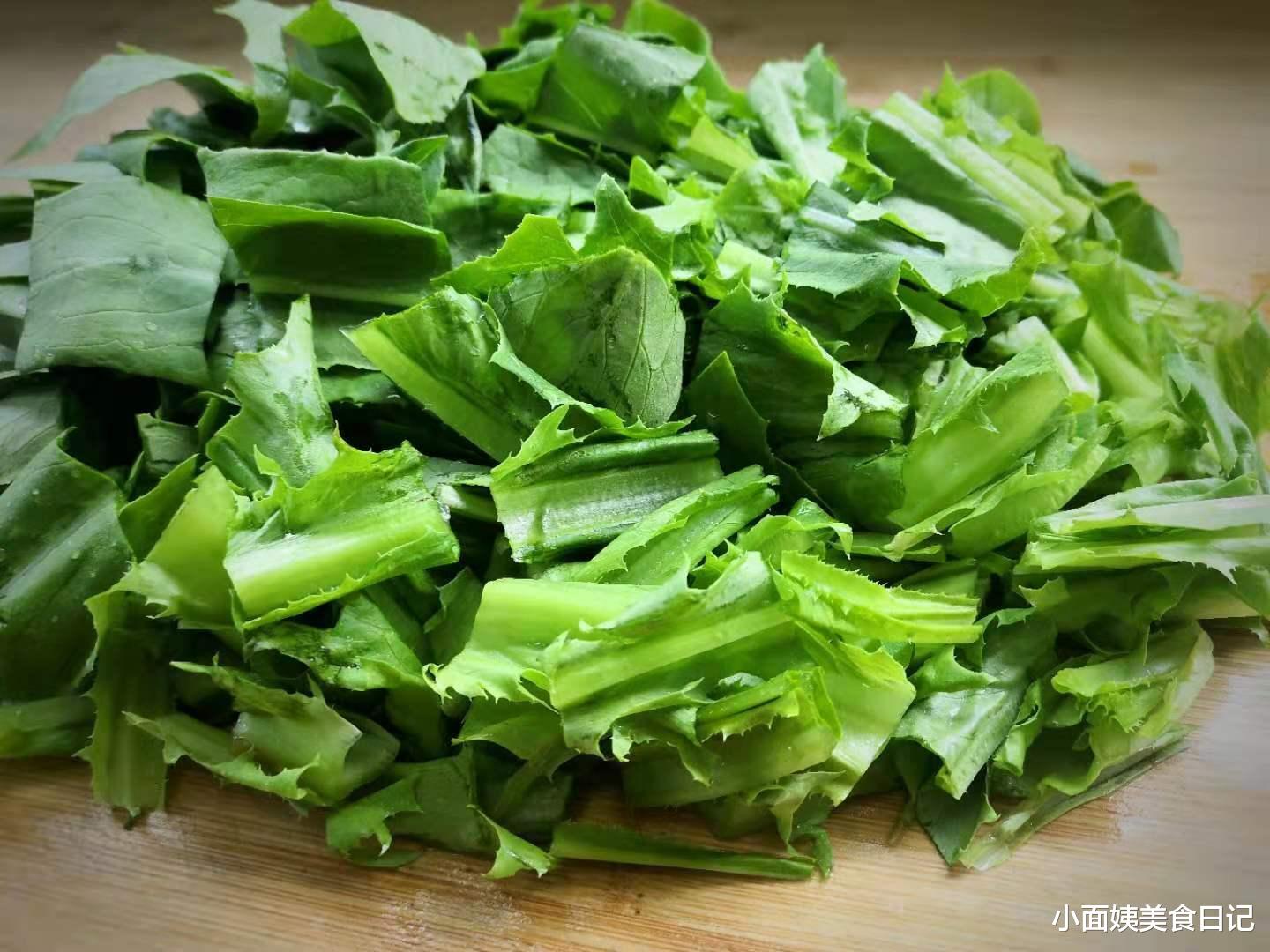 油麦菜|深秋，菠菜油菜不如这菜，分享4道营养做法，润燥降火，鲜嫩可口，味美下饭