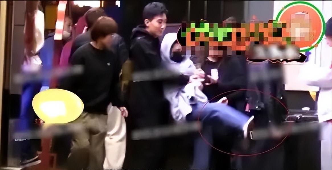 95后小花是真反骨吗?都烟酒不离手,欺凌他人,内娱演员都是这样