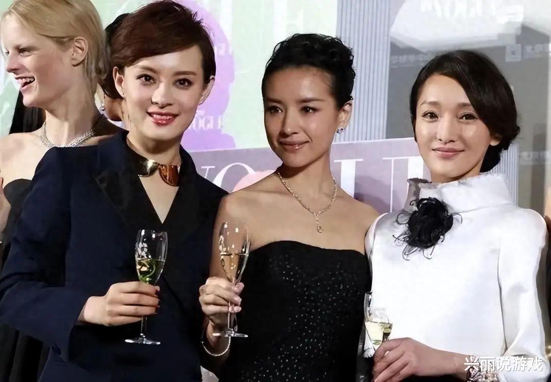 当49岁周迅遇上43岁董洁时!一个僵硬无灵气,一个老去很自然