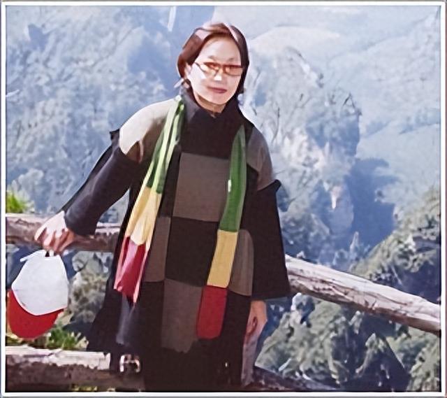 一张央视中秋晚会的名单,将那英的“江湖地位”,展现得淋漓尽致