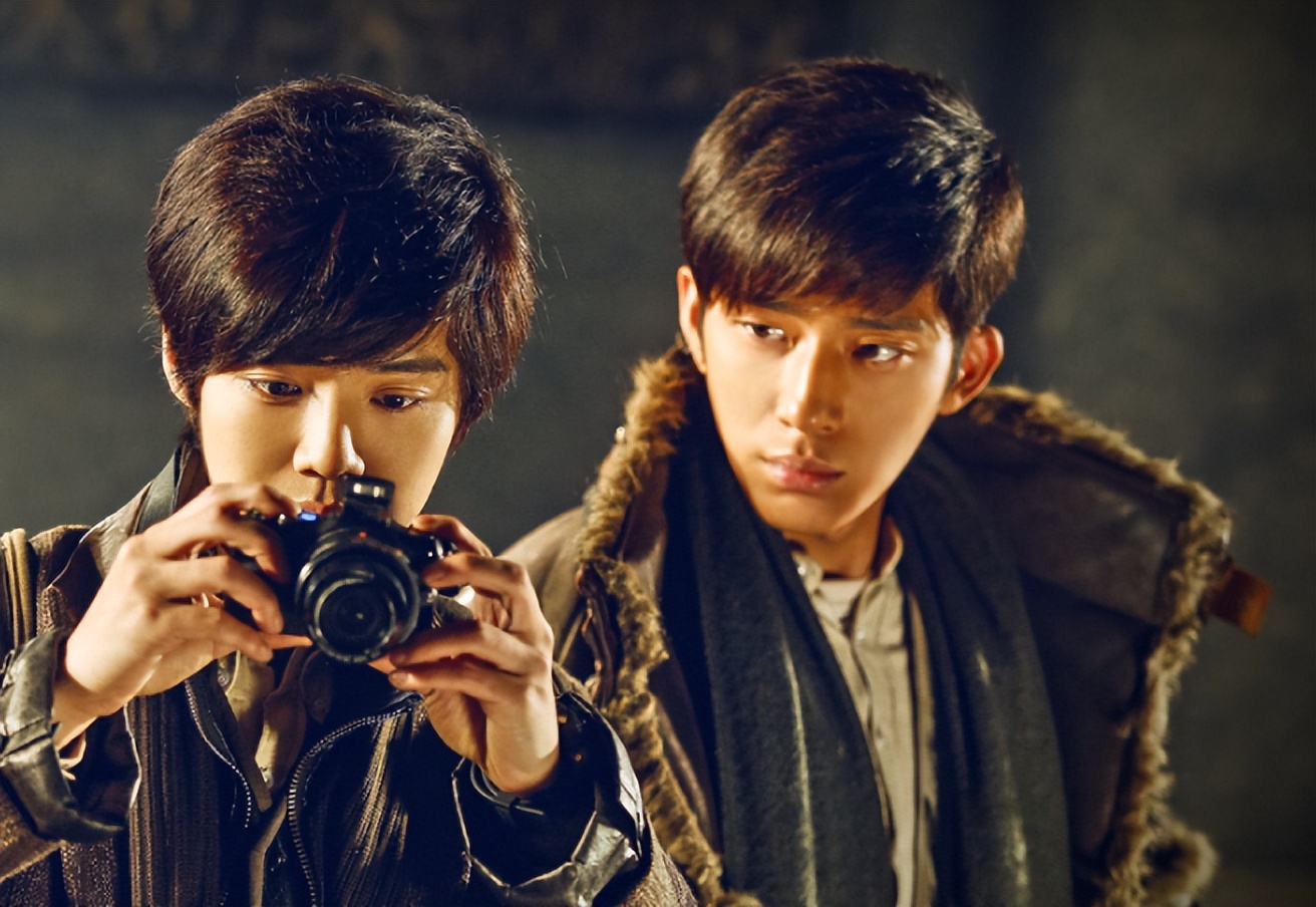 郑晓龙新剧《藏海戏麟》筹拍,争角大战一触即发,四位女神呼声高