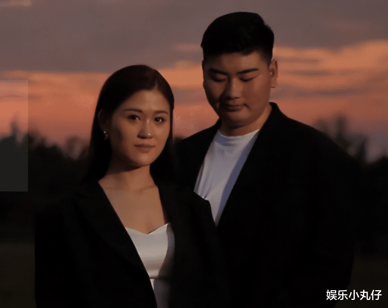 陈萌|陈萌官宣产双胞胎!大眼睛白皮肤太可爱,结婚5个月产子被疑出轨