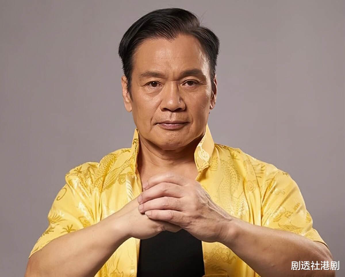 香港知名男星再度复出，前妻患血癌离世，与现任女友只恋爱不结婚
