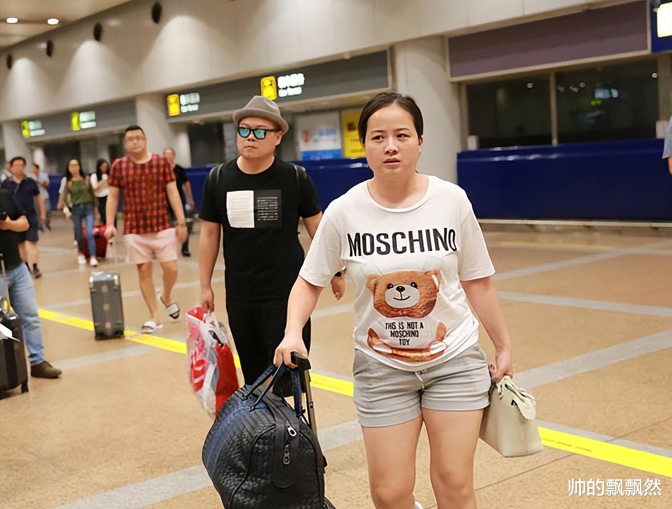 岳云鹏：给5个姐姐买车买房，把普通妻子当宝，弟弟却在农村种地