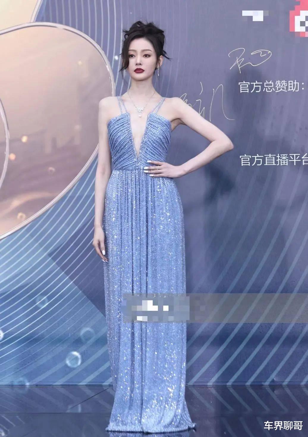 汪峰|一场顶级盛事,将平板身材玩性感的尴尬,展现得淋漓尽致