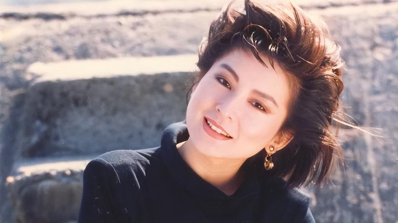 65岁天后至今未嫁,无性无爱,与青灯古佛相伴,被母亲毁掉一生