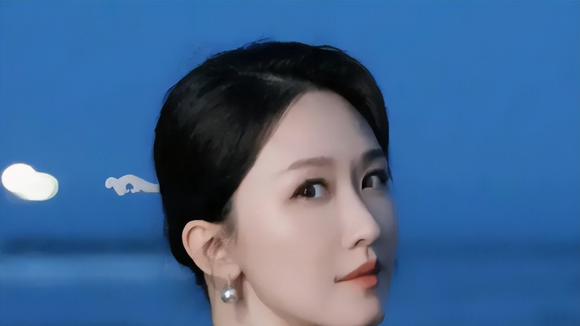 张雯：惊艳整个娱乐圈！36岁至今单身的她，美得无可挑剔！