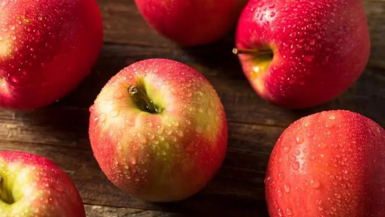 苹果|苹果也有“死对头”，医生提醒：二者万不可同吃，很多人还不懂