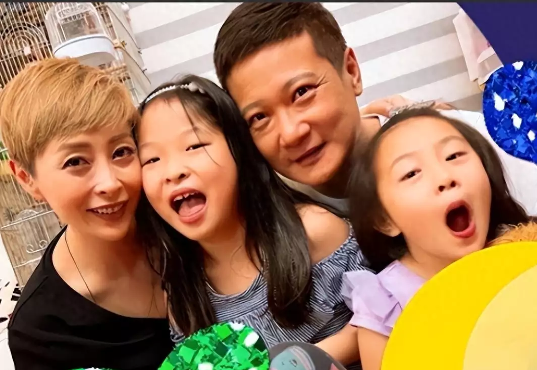 TVB七魔女合体为姚乐怡庆生,7人6个退圈,现状令人唏嘘!