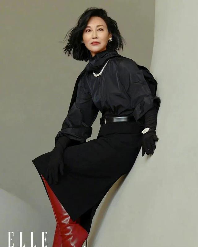 惠英红|惠英红飒爽英姿登上杂志封面