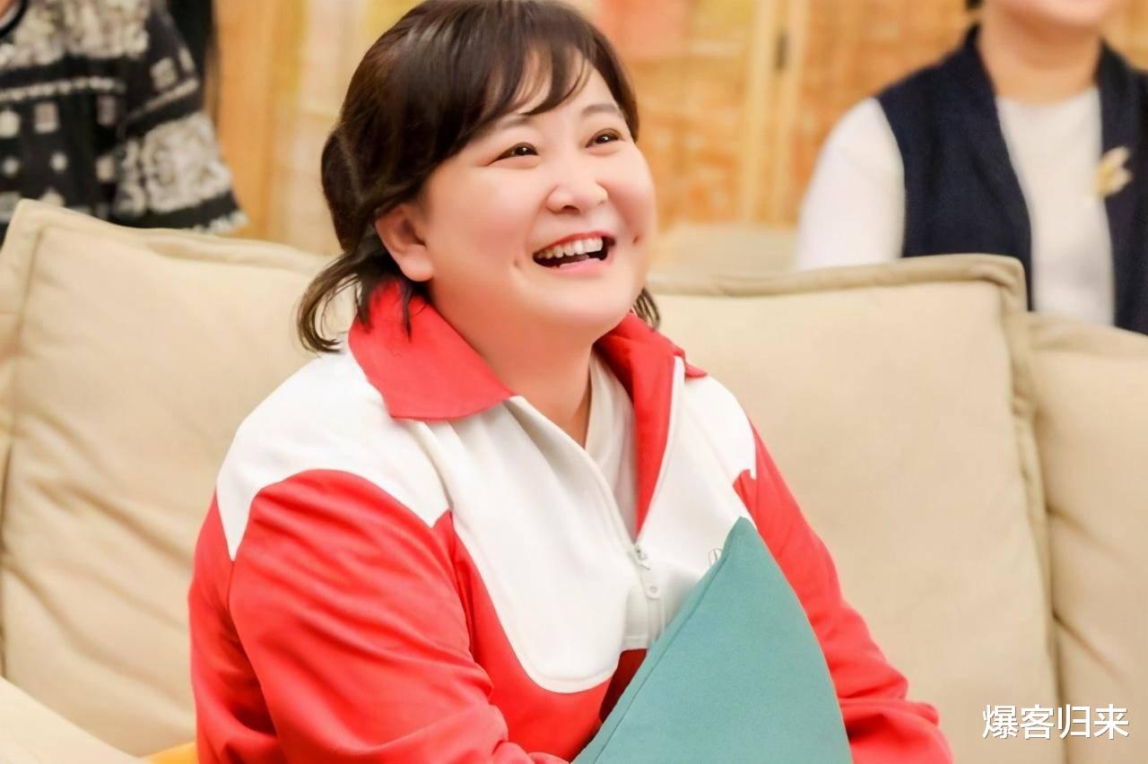 贾玲逆袭!《热辣滚烫》背后的瘦身秘辛,网友直呼:这毅力绝了!