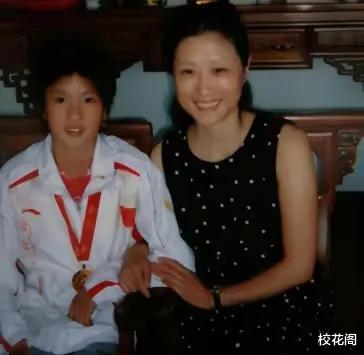 曝陈若琳颜值高也难嫁霍启山,原生家庭复杂,非门当户对