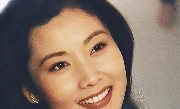 因长相太美无人敢娶，父亲为她终身不找，她的魅力到底有多大？