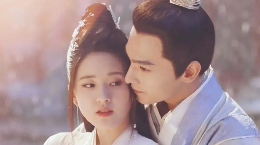 杨洋|杨洋和王楚然恋情被实锤？海边激吻、甜蜜共度4天3晚，疑似因戏生情