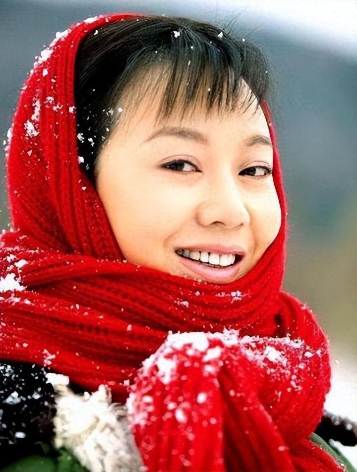 净身出户也要与闫妮离婚的邹伟,如今18年过去了,他后悔了吗