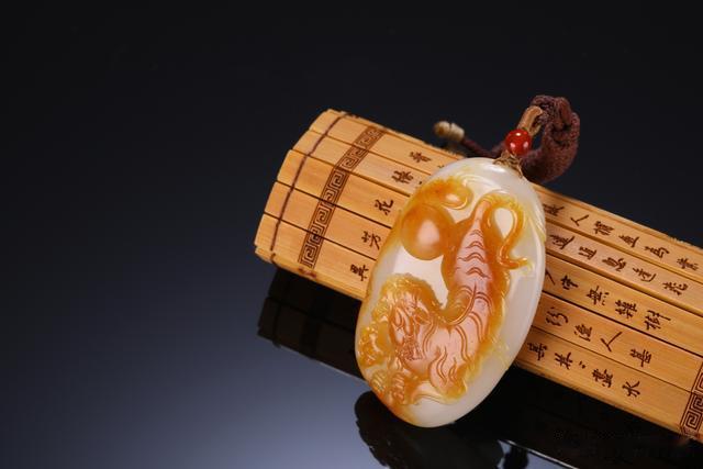 |和田玉籽料 松风啸 天地动 猛虎下山 不怒而威