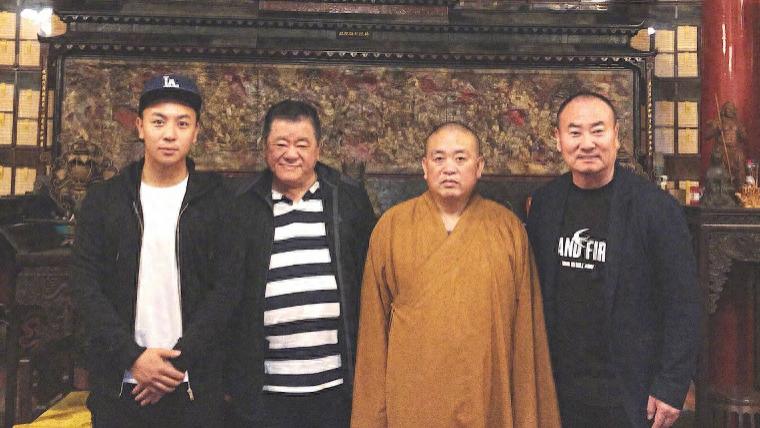 释小龙为何能和洪金宝平起平坐？他背后3位贵人，向华强也不敢惹