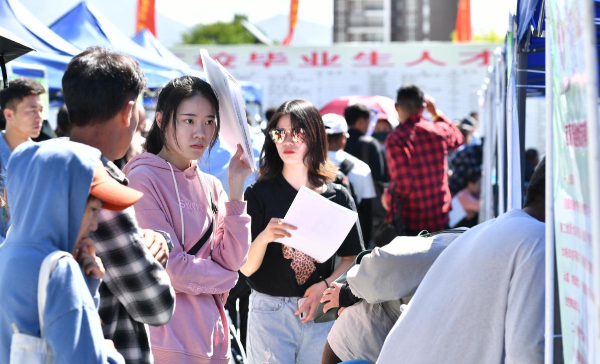 素素|经历过校招才知道，国企也分“三六九等”，别天真地以为比私企强