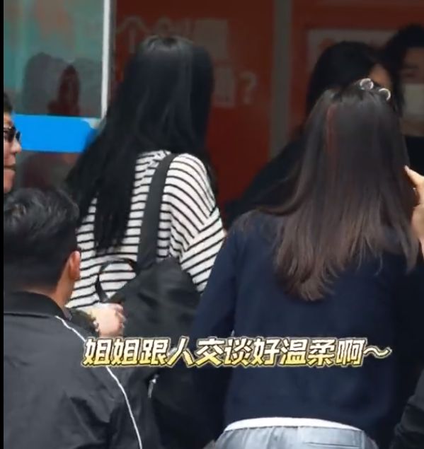 秋瓷炫|于晓光陪秋瓷炫上班,男方近照沧桑鱼尾纹抢镜,同框对比太明显