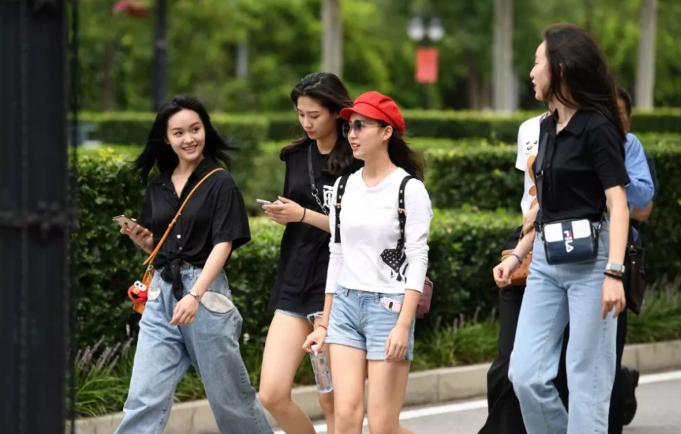 大学生|名校大学生投递简历十几次均失败？为何工作如此难找，HR道出实情