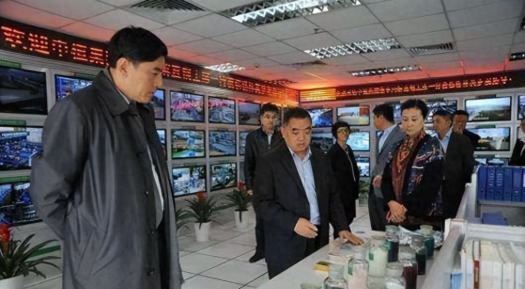 毛阿敏近照,瘦成骨头人,中植系爆雷,毛阿敏及时切割,有智慧啊