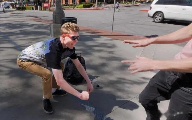 中国人轻松做到的5件事,在外国人眼里却难如登天,想学都学不会