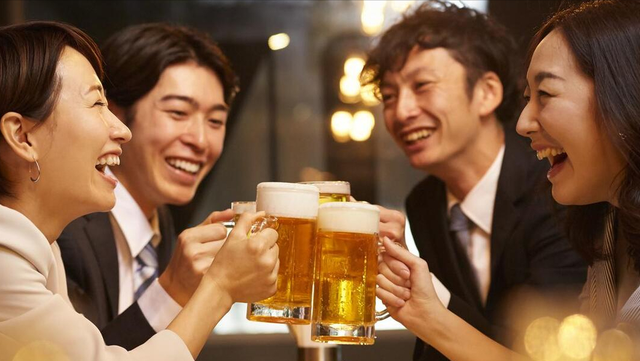 睡眠|38岁男子尿酸高达860，肾衰入院，劝告：睡觉前，要少做3件事