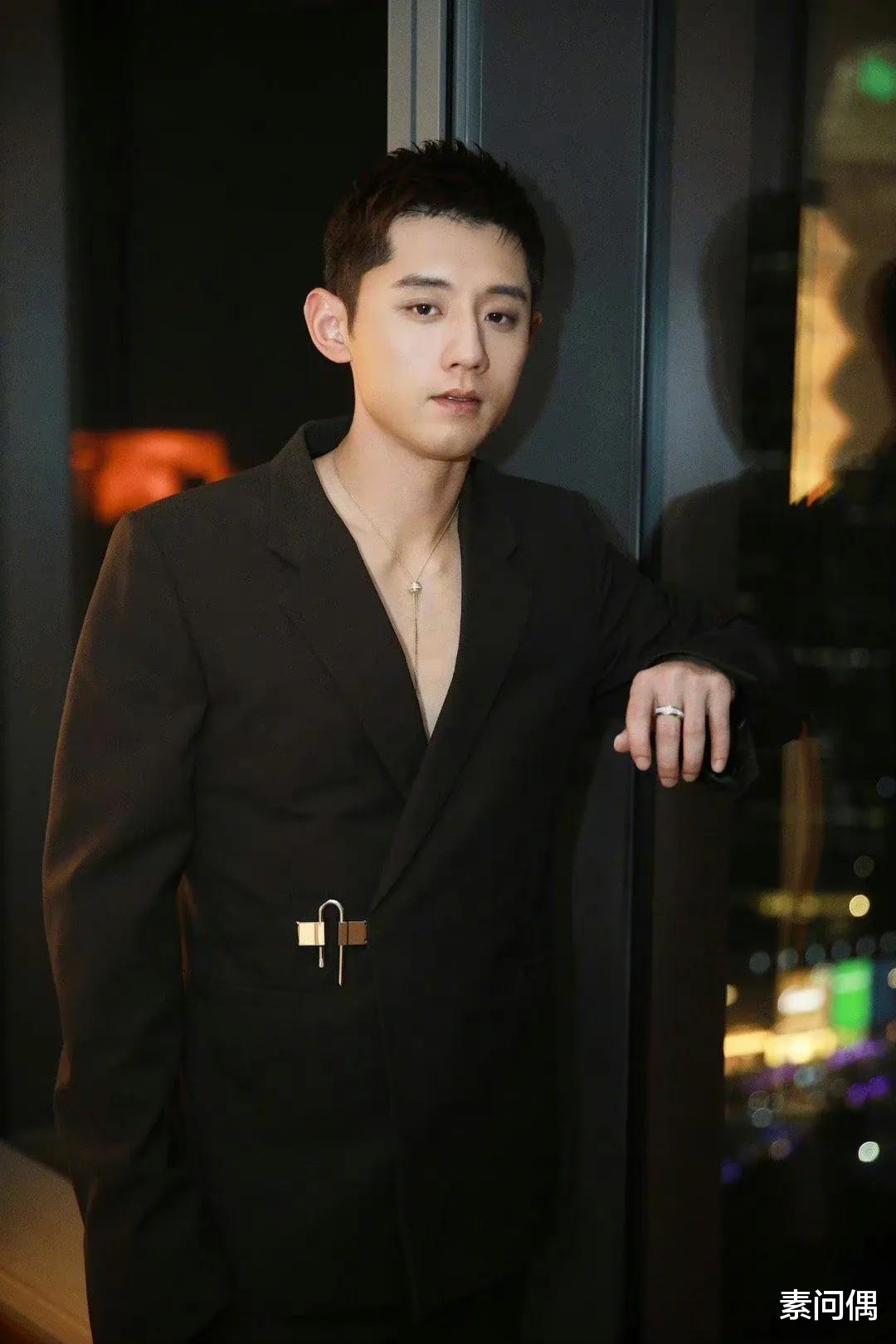 张继科|张继科代言相继解约，女友张蕊出面处理工作事宜，满脸憔悴惹争议