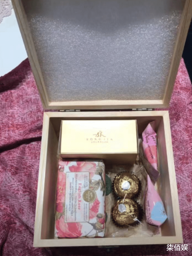 胡歌|胡歌承认官宣生女,岳父在亲友面前终于扬眉吐气,大手笔派发喜糖