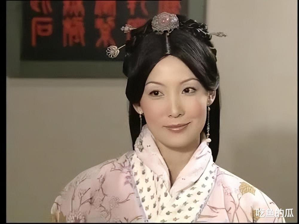 港剧的审美真奇怪，这4位演员长相平平，却总当主角演大美女，不理解