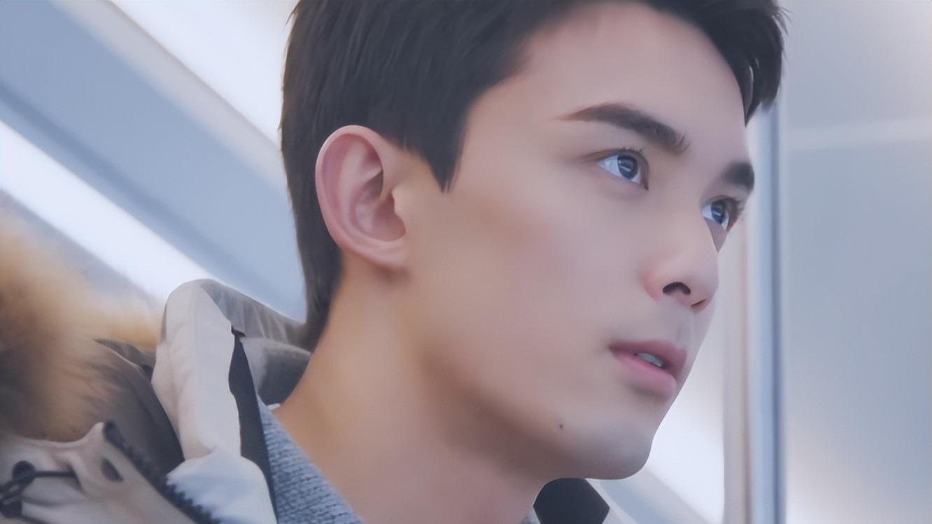 才播4集，拿下评分9.3，这是12月份第一部让我熬夜追不停的黑马剧