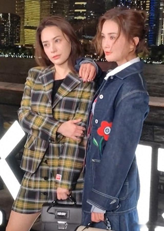 Twins蔡卓妍钟欣潼素颜做Spa,深入流两小时,太甜太酥太迷人!