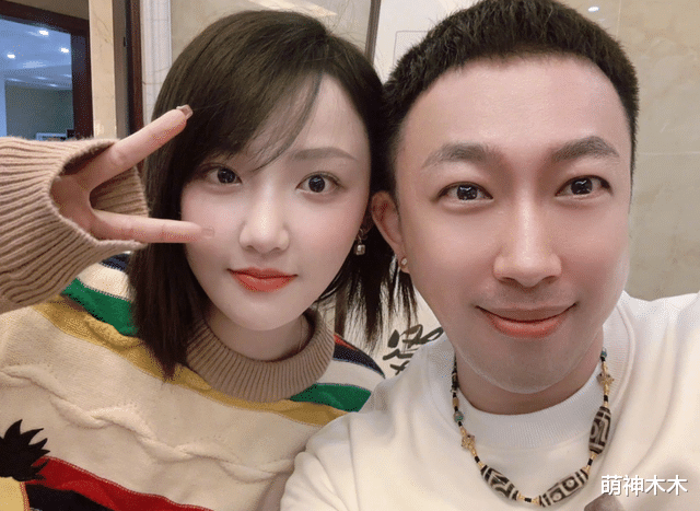 杨紫|明星迎财神：杨紫晒近照，baby和财神捧金元宝，陈伟霆晒红包