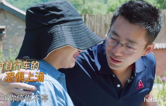 张颖颖秒变戏精,大谈道德,称自己手握黑料,但不会拿张兰炒作