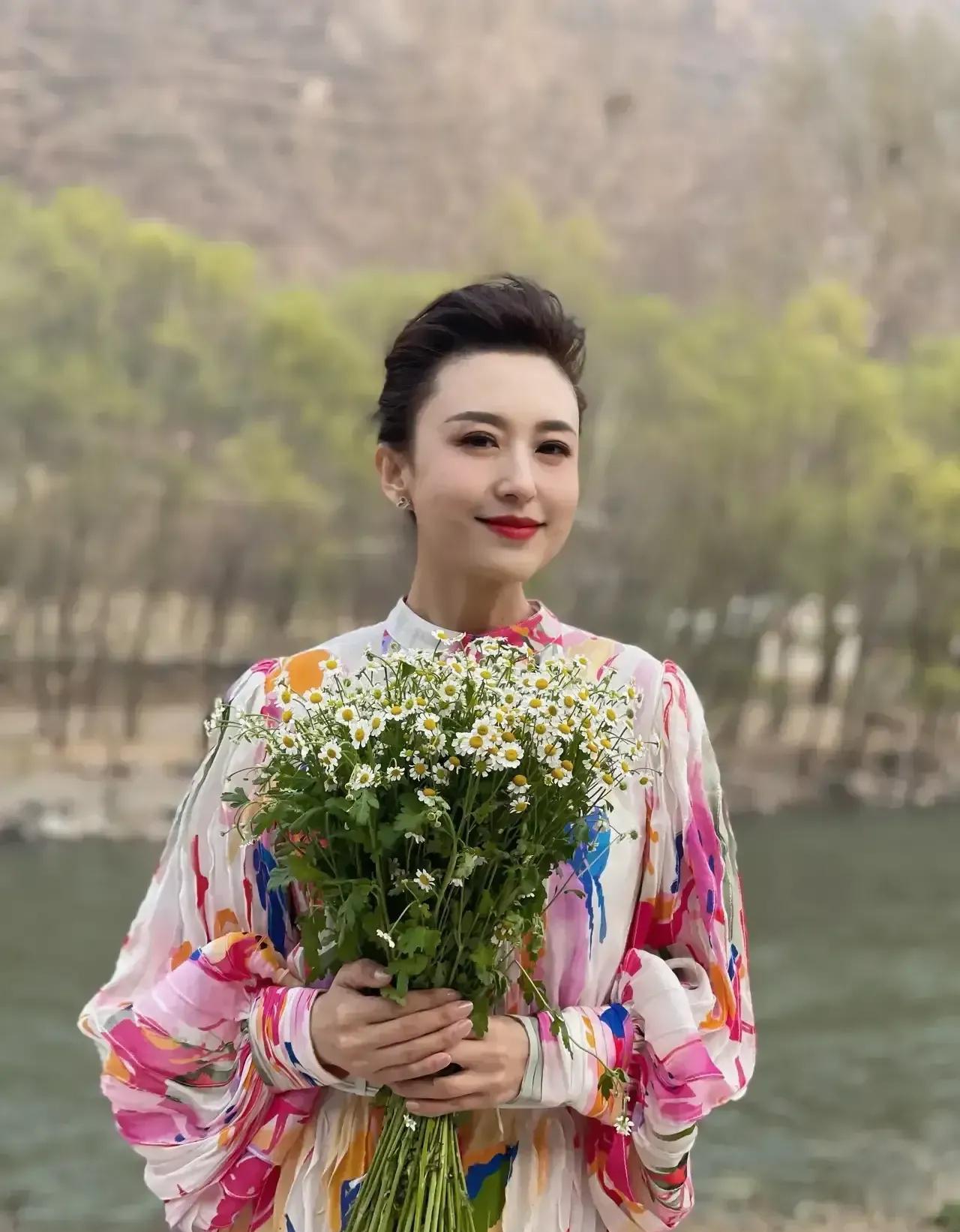 张蕾|疑似央视主持人张蕾离职，工作16年都没上过春晚，发文向观众告别