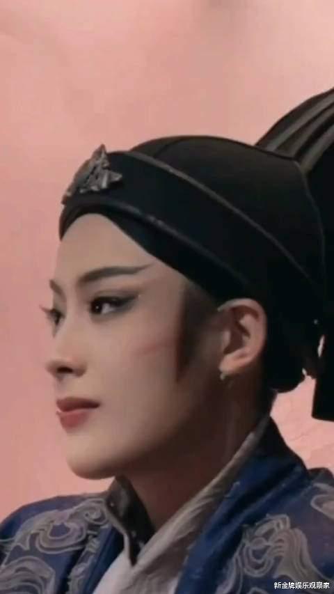 私生跑去陈丽君家里拍她的父母?她凌晨发文用词隐忍,不愧体面人