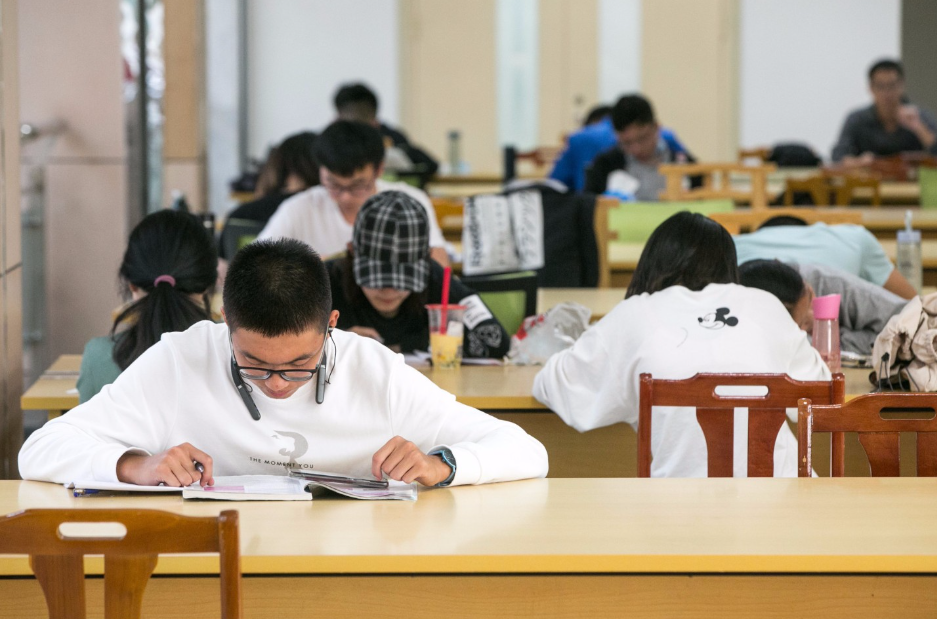 各地电网春招陆续开始，专科生也有同等机会，对考研党更加友好！