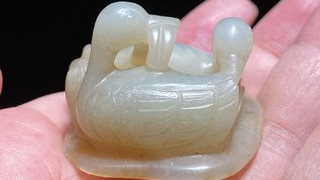 |清中期 和田玉籽料留皮 宝鸭穿莲 双鸭穿莲