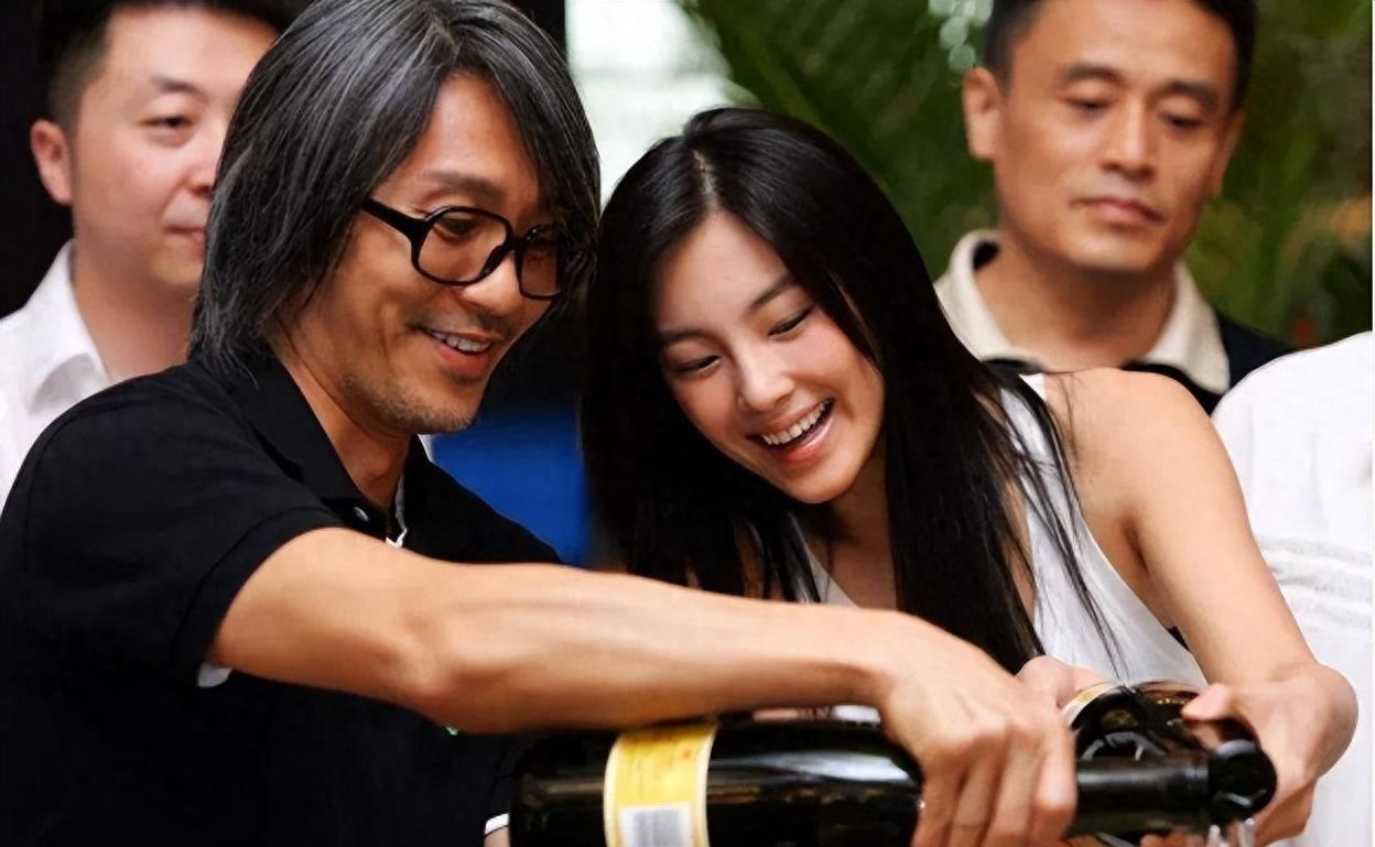 大S再被曝猛料,网友:终于知道张雨绮气得扇汪小菲耳光的原因了