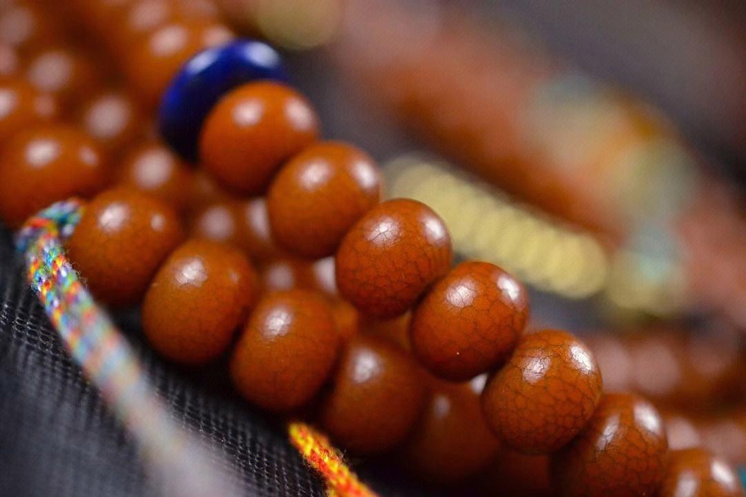 菩提根为什么有彩色的？菩提根手串怎么选？怎么盘玩？要注意什么
