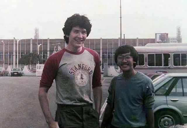 费翔|爱国被封杀14年，春晚不敢拍下半身，4位女神追的费翔为何不婚？