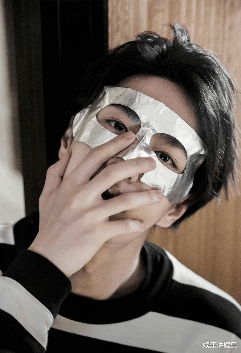 肖战|“去王一博化”成乐华主推,杜华很清楚,王一博做不了第二个杨幂