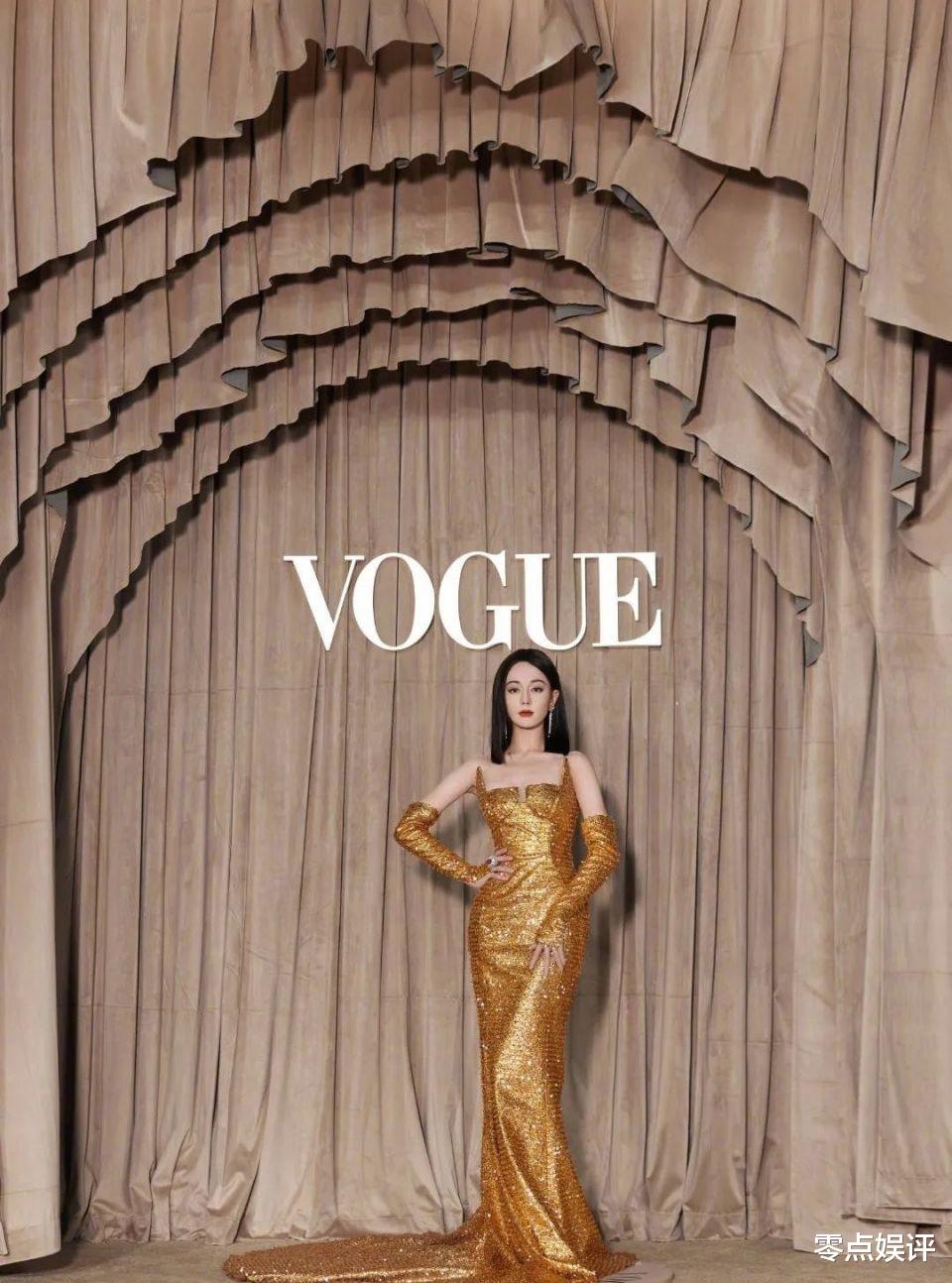 周冬雨张子枫红毯造型尴尬：想性感露了个寂寞，童星别穿大人衣服