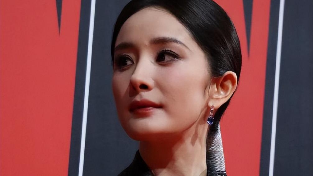 上海这一夜：杨幂清冷惊艳，被童瑶的脸吓到，孙俪怎么了？