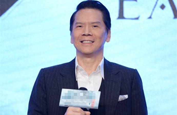 逼成龙下跪,胖揍曾志伟,排挤星爷,如今的他如何消失了?