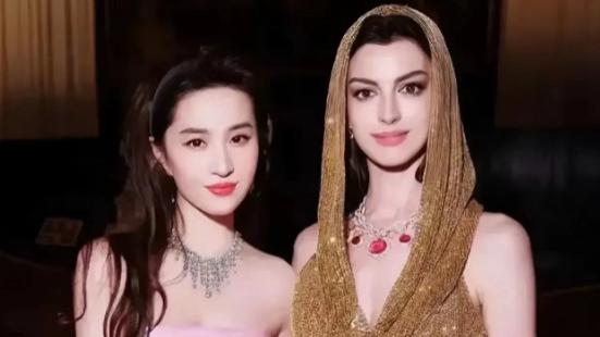 颜值对决！刘亦菲和安妮·海瑟薇，谁更美