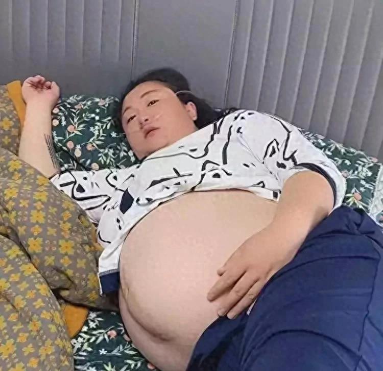 2亿身价吃播网红胖姐，得脑溢血，留下遗嘱：所有的资产给现任老公