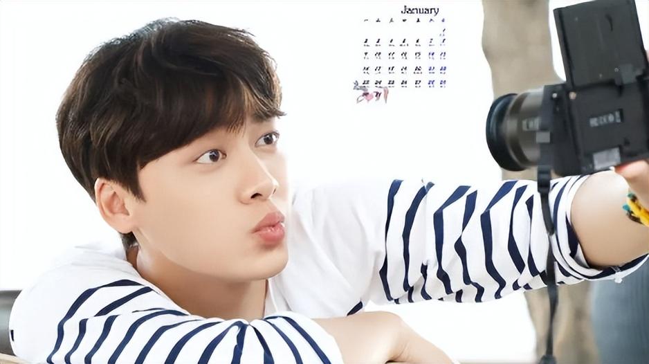 “封杀”不到1年，再看李易峰现在的处境，很可恨，但也很可悲！