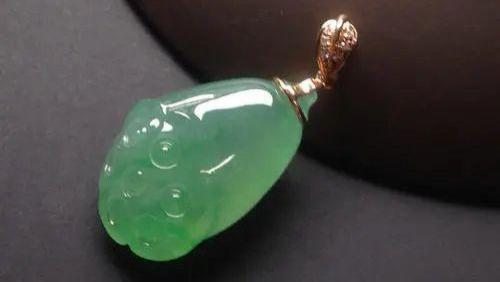 翡翠|雨过天晴见彩虹，晴水翡翠原来如此之美！